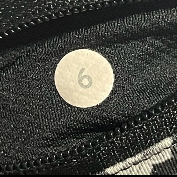 Lululemon Rare Floral Jacket & Crop Leggings Set Black White Size 6 Athleisure - Picture 12 of 12